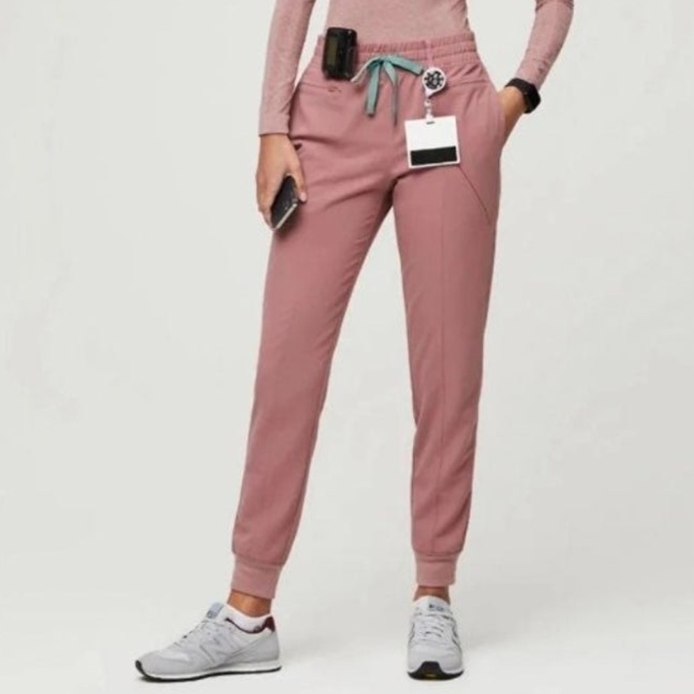 FIGS JOGGERS, MEDIUM PETITE MINERAL MAUVE GRENELLE JOGGER SCRUB PANTS, LIKE NEW